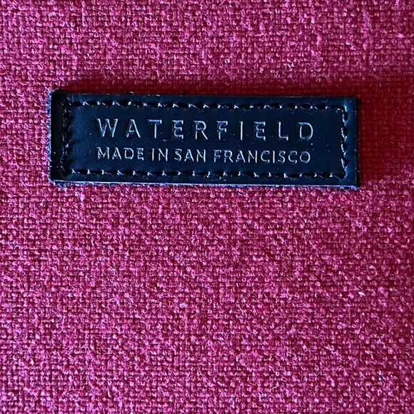 Waterfield Dash Sleeve for 13" Laptop - Picture 3 of 5